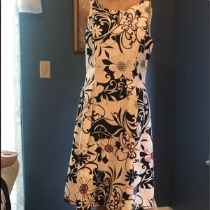 Beautiful fully lined Jessica Howard dress.